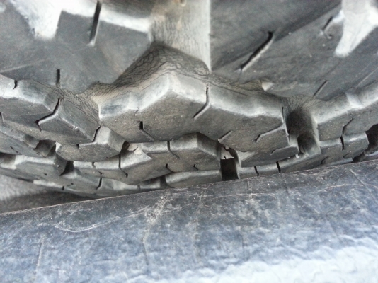 ปรับราคาครับ ขายยางBFall 265/70/16 ปี11ดอก9มิล 1ชุด ปรับราคาครับ ขายยางBFall 265/70/16 ปี11ดอก9มิล 1ชุด