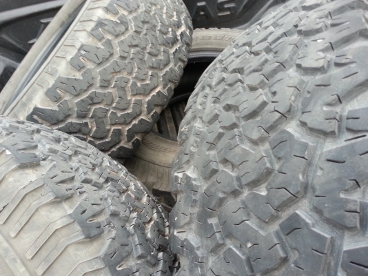 ปรับราคาครับ ขายยางBFall 265/70/16 ปี11ดอก9มิล 1ชุด ปรับราคาครับ ขายยางBFall 265/70/16 ปี11ดอก9มิล 1ชุด