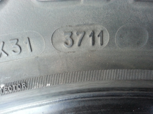 ปรับราคาครับ ขายยางBFall 265/70/16 ปี11ดอก9มิล 1ชุด ปรับราคาครับ ขายยางBFall 265/70/16 ปี11ดอก9มิล 1ชุด