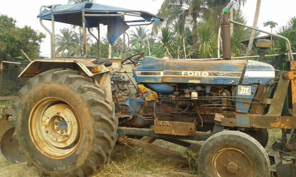 FORD 6610 เสือลาย ตัวเต็ม รถห้างเเท้ บริษัทแองโกล-ไทยจำกัด สภาพพร้อมใช้งาน