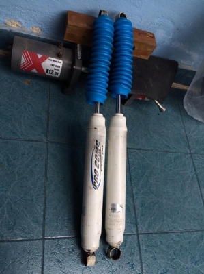 ขาย โช้คProcomp 2คู่ครับ ES9000 เเละ MX6ซัพเเท้งค์