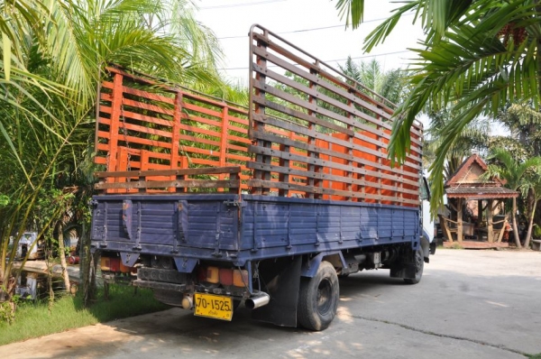 ขายHINO6ล้อ เครื่องฟิตๆ คัสซีสวยกริ๊บๆ ทะเบียนพร้อมโอน 299,000บาท