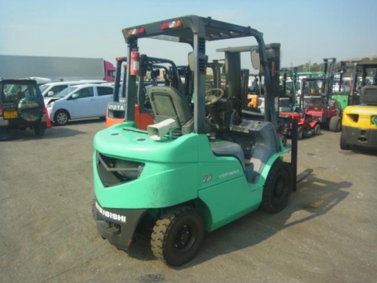 ขายฟอร์คลิฟต์ MITSUBISHI GRANDIA ( รุ่นใหม่ )  FD20 DIESEL ( ใช้งานมา 1470 ช.ม  ) เสา 3  M , เกียร์ AT,  เดิมแท้จากญี่ปุ่น 1000\% !!!!!!   สีเดิมและตัวถังสภาพเดิมจากญี่ปุ่น