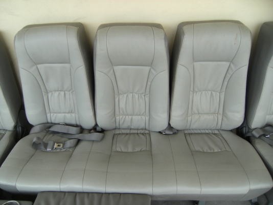 เบาะรถตู้