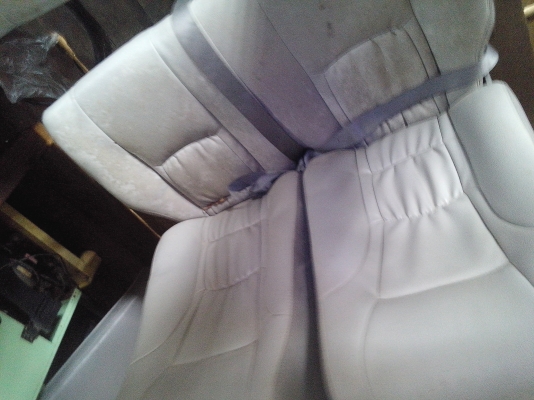 เบาะรถตู้