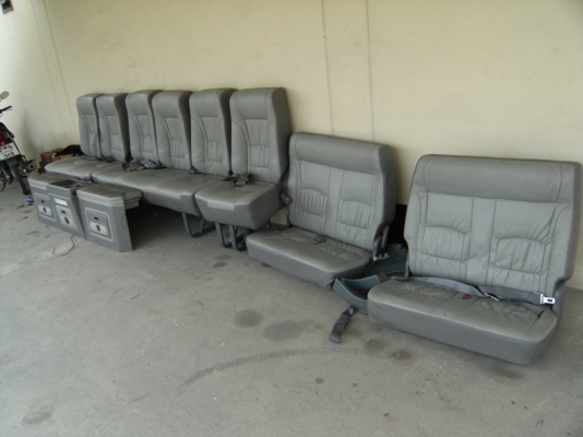 เบาะรถตู้