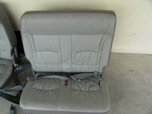 เบาะรถตู้