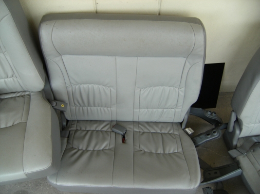 เบาะรถตู้