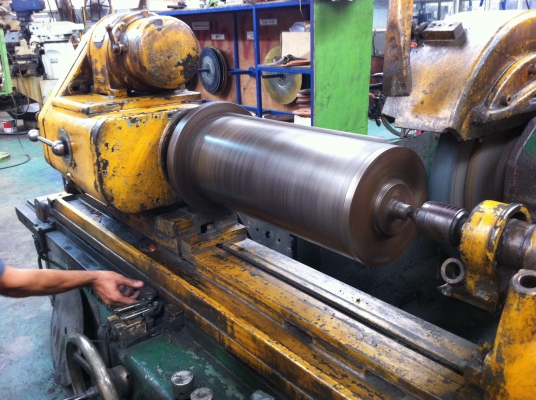 ขายเครื่องเจียรเพลากลม รุ่น 450*2000 mm.(พร้อมใช้)