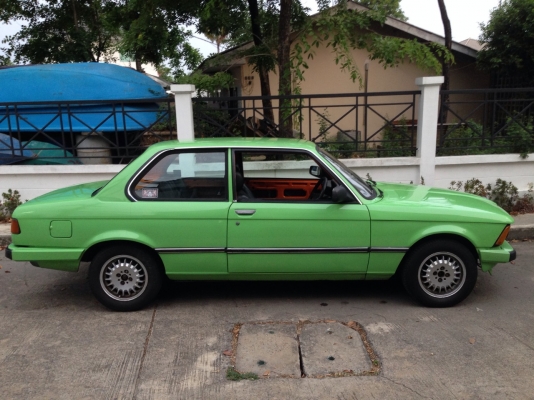 BMW 318i รุ่น E21 สองประตู BMW 318i รุ่น E21 สองประตู
