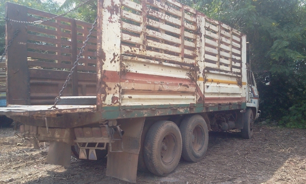 ขายรถสิบล้อ  (รถล่อง 1 เพลา)กระบะเหล็กแข็งแรง