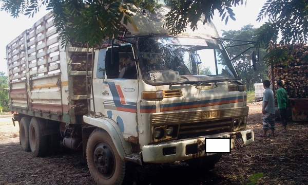 ขายรถสิบล้อ  (รถล่อง 1 เพลา)กระบะเหล็กแข็งแรง