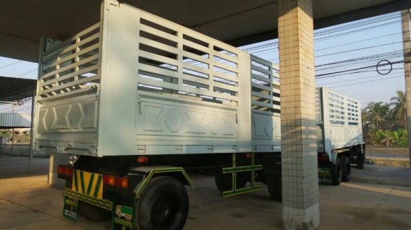 รถอีซูซุ  10 ล้อ  ( ไม่ดั้ม ) 240 แรงม้า. ปี 38  ( ขายแม่ , ลูก )  สนใจติดต่อ 081 - 6079515