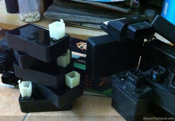 ขออนุญาตขายกล่องไฟแต่งโซนิค CBR W125 W100-125 แรงๆ ไม่ตัดรอบ1100บาท โทร0825671760 ไม่เห็นผลคืนเงินทันทีคับ และกล่องไฟเดิมๆทุกรุ่น สอบถามได้คับ