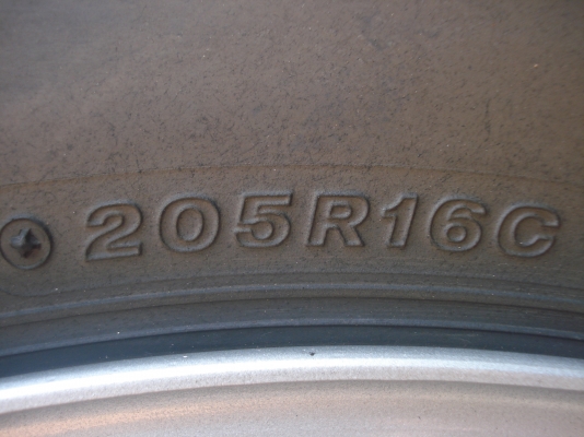 ขายล้อพร้อมยางไทรทันโฟวิล ถอดจากรถป้ายแดง