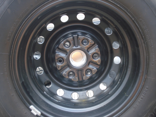 ขายล้อพร้อมยางไทรทันโฟวิล ถอดจากรถป้ายแดง