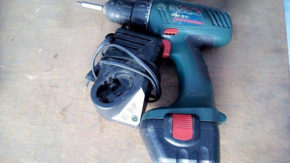 ขายสว่านแบต Bosch 12-2   12v. ราคาถูกครับ