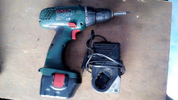 ขายสว่านแบต Bosch 12-2   12v. ราคาถูกครับ