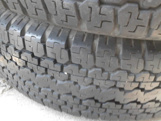 245/70R16  BRIDGE STONE DUELER H/T   มีชุด 4 เส้น  TEL.081-427-3941