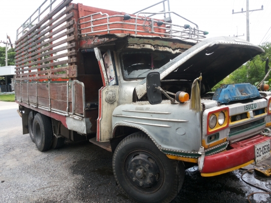 สิบล้อหัวยาว Isuzu เครื่อง 6BF เกียร์ ร็อค ช่วงล่าง ซูโซ่