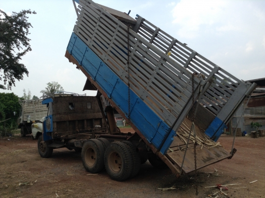 ขาย 10 ล้อหัวยาว 2 เพลาดั้มพร้อมใช้ สโลว์กลาง เครื่อง 6BB1 145 แรงม้า พวงมาลัยพาวเวอร์ ช่วงล่างแต่งเพลาโบกี้ใหญ่ ยางเต็มทุกเส้น ทะเบียนเต็มพร้อมโอน