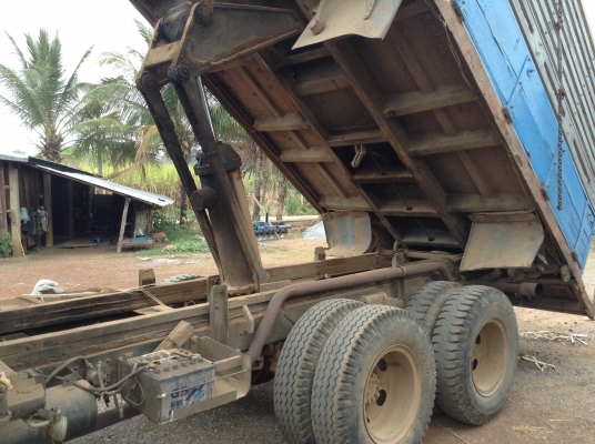 ขาย 10 ล้อหัวยาว 2 เพลาดั้มพร้อมใช้ สโลว์กลาง เครื่อง 6BB1 145 แรงม้า พวงมาลัยพาวเวอร์ ช่วงล่างแต่งเพลาโบกี้ใหญ่ ยางเต็มทุกเส้น ทะเบียนเต็มพร้อมโอน