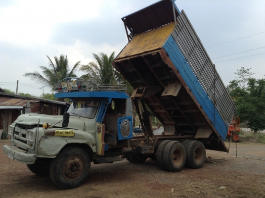 ขาย 10 ล้อหัวยาว 2 เพลาดั้มพร้อมใช้ สโลว์กลาง เครื่อง 6BB1 145 แรงม้า พวงมาลัยพาวเวอร์ ช่วงล่างแต่งเพลาโบกี้ใหญ่ ยางเต็มทุกเส้น ทะเบียนเต็มพร้อมโอน