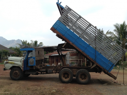 ขาย 10 ล้อหัวยาว 2 เพลาดั้มพร้อมใช้ สโลว์กลาง เครื่อง 6BB1 145 แรงม้า พวงมาลัยพาวเวอร์ ช่วงล่างแต่งเพลาโบกี้ใหญ่ ยางเต็มทุกเส้น ทะเบียนเต็มพร้อมโอน