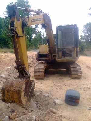 ขายรถแม็คโคโคมัสสุ60-5พร้อมเทเลอร์หกล้อราคา450000บาท