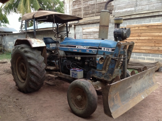 ขายรถไถฟอร์ด 6600 T5 ของแท้ เอกสารเล่มทะเบียนพร้อมชุดโอน ปั้มดี แถมผานดันหน้าและผาน 4 ยางไม่ค่อยสวยแค่นั้น ราคาต่อรองได้