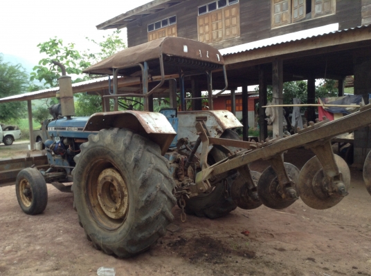 ขายรถไถฟอร์ด 6600 T5 ของแท้ เอกสารเล่มทะเบียนพร้อมชุดโอน ปั้มดี แถมผานดันหน้าและผาน 4 ยางไม่ค่อยสวยแค่นั้น ราคาต่อรองได้