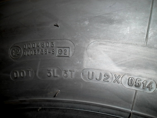 ขายยางมิชลิน 11R22.5 XTE2 แบบไม่มียางใน ปี 2014 ใหม่ๆๆๆๆๆๆๆๆๆๆ