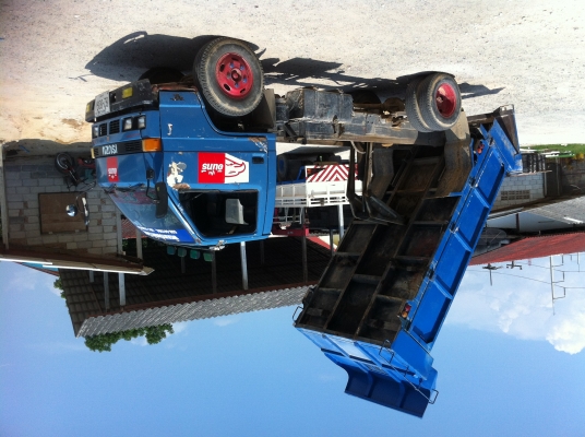 รถบรรทุก 6 ล้อดั้ม5คิวพร้อมใช้งาน