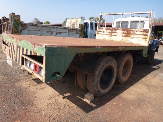 ขายด่วน  รถสิบล้อหัวยาวเพลาเดียว พื้นเรียบ  สภาพดี