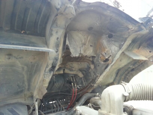 รถนิสสัน 10 ล้อ โม่ปูน CW430 / 230 แรงม้า.  ปี 32  สนใจติดต่อ  081 - 6079515