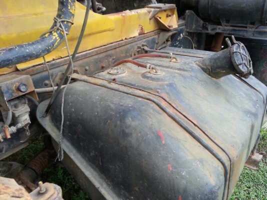 รถนิสสัน 10 ล้อ โม่ปูน CW430 / 230 แรงม้า.  ปี 32  สนใจติดต่อ  081 - 6079515