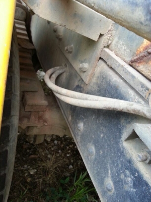 รถนิสสัน 10 ล้อ โม่ปูน CW430 / 230 แรงม้า.  ปี 32  สนใจติดต่อ  081 - 6079515