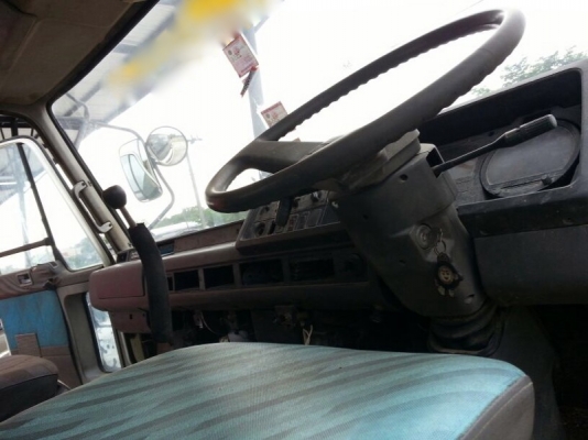 รถนิสสัน 10 ล้อ โม่ปูน CW430 / 230 แรงม้า.  ปี 32  สนใจติดต่อ  081 - 6079515