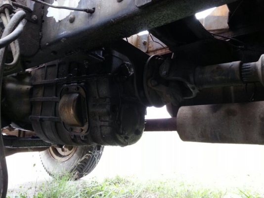 รถนิสสัน 10 ล้อ โม่ปูน CW430 / 230 แรงม้า.  ปี 32  สนใจติดต่อ  081 - 6079515