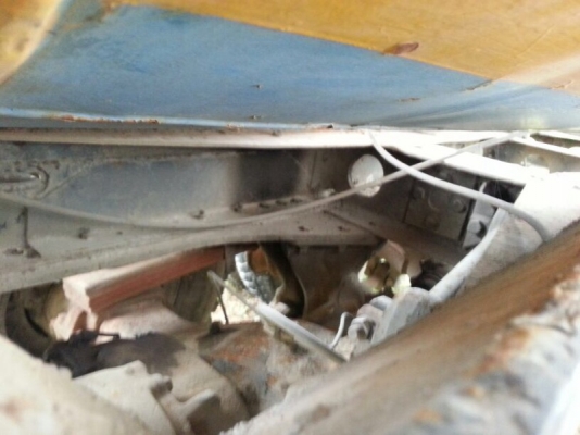 รถนิสสัน 10 ล้อ โม่ปูน CW430 / 230 แรงม้า.  ปี 32  สนใจติดต่อ  081 - 6079515