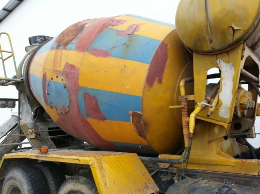 รถนิสสัน 10 ล้อ โม่ปูน CW430 / 230 แรงม้า.  ปี 32  สนใจติดต่อ  081 - 6079515