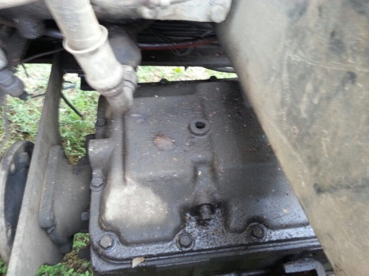 รถนิสสัน 10 ล้อ โม่ปูน CW430 / 230 แรงม้า.  ปี 32  สนใจติดต่อ  081 - 6079515