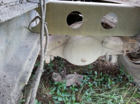 รถนิสสัน 10 ล้อ โม่ปูน CW430 / 230 แรงม้า.  ปี 32  สนใจติดต่อ  081 - 6079515