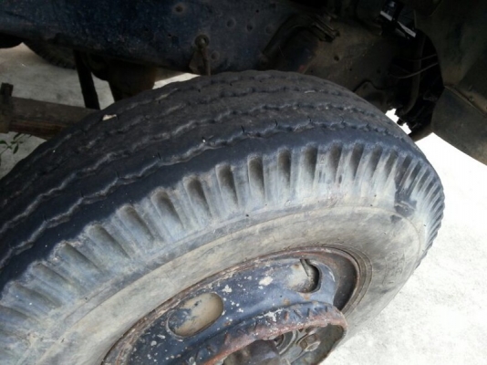 รถนิสสัน 10 ล้อ โม่ปูน CW430 / 230 แรงม้า.  ปี 32  สนใจติดต่อ  081 - 6079515