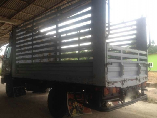 รถฮีโน่ 6 ล้อ รั้ว  ( ไม่ดั้ม )  FC4J  145 แรงม้า. ปี 40  สนใจติดต่อ  081 - 6079515