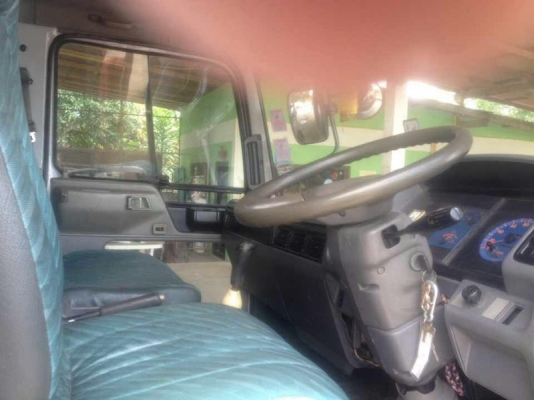 รถฮีโน่ 6 ล้อ รั้ว  ( ไม่ดั้ม )  FC4J  145 แรงม้า. ปี 40  สนใจติดต่อ  081 - 6079515