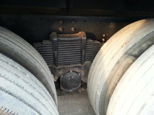 รถฮีโน่ 10 ล้อ พื้นเรียบ  220 แรงม้า. ปี 52   สนใจติดต่อ 081 - 6079515