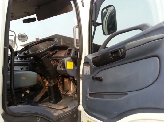 รถฮีโน่ 10 ล้อ พื้นเรียบ  220 แรงม้า. ปี 52   สนใจติดต่อ 081 - 6079515