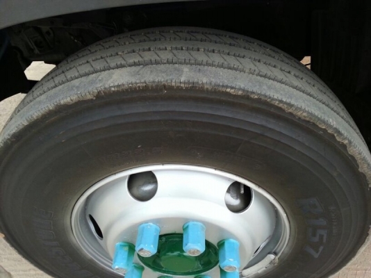 รถฮีโน่ 10 ล้อ พื้นเรียบ  220 แรงม้า. ปี 52   สนใจติดต่อ 081 - 6079515