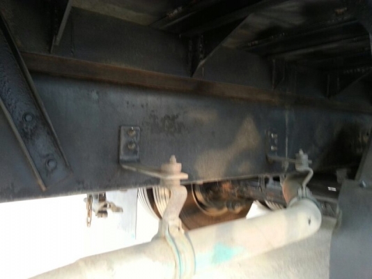 รถฮีโน่ 10 ล้อ พื้นเรียบ  220 แรงม้า. ปี 52   สนใจติดต่อ 081 - 6079515